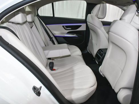 Used 2025 Mercedes-Benz E 450 4MATIC Sedan image 57