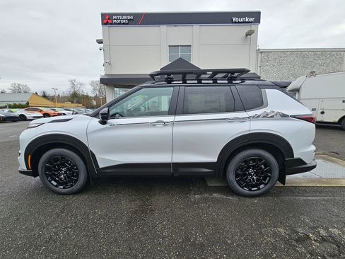 New 2026 Mitsubishi Outlander Trail Edition image 8
