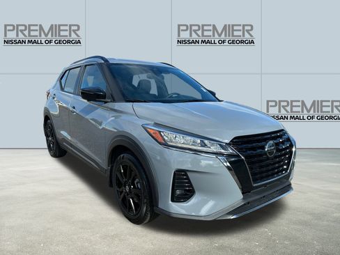 Certified 2021 Nissan Kicks SR w/ SR Premium Package image 3