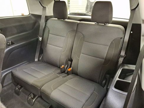 Used 2021 GMC Acadia SLE w/ Driver Convenience Package image 8