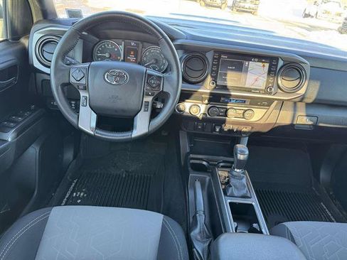 Used 2021 Toyota Tacoma TRD Sport AWD/4WD image 31