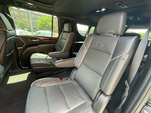 Used 2023 Cadillac Escalade ESV Premium Luxury AWD/4WD image 36
