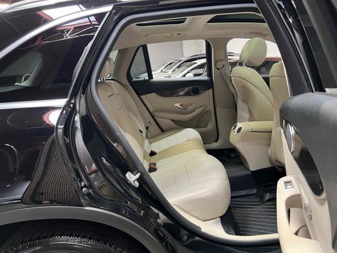 Used 2018 Mercedes-Benz GLC 300 4MATIC image 37