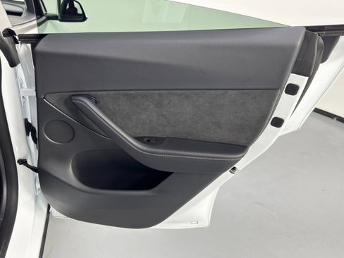 Used 2022 Tesla Model Y Performance image 49