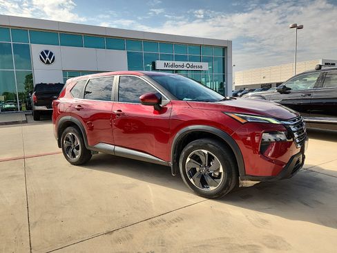 Used 2024 Nissan Rogue SV FWD image 6