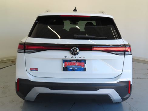 New 2025 Volkswagen Tiguan S image 5