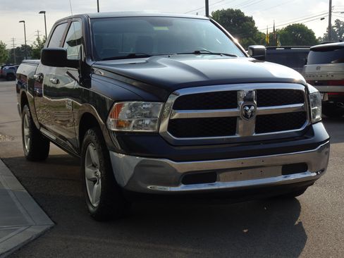 Used 2018 RAM 1500 Classic SLT AWD/4WD image 7
