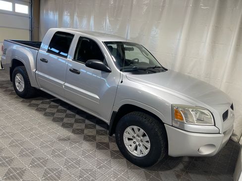 Used 2006 Mitsubishi Raider LS image 9