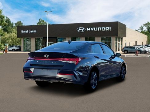 New 2026 Hyundai Elantra SEL Sport FWD image 7