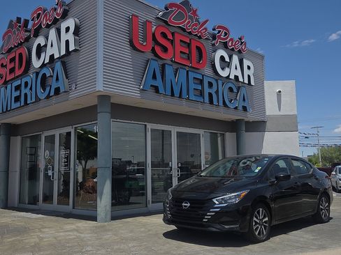 Used 2025 Nissan Versa SV FWD image 1