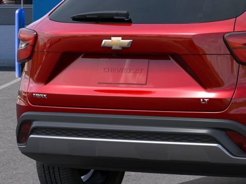 New 2026 Chevrolet Trax LT FWD image 38