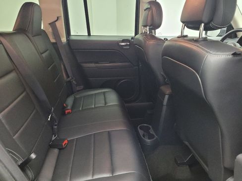 Used 2017 Jeep Patriot High Altitude AWD/4WD image 19