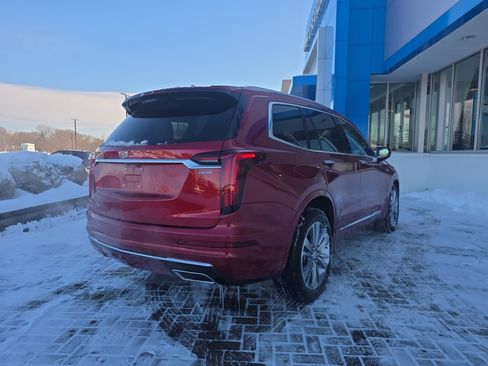 Used 2025 Cadillac XT6 Premium Luxury image 5