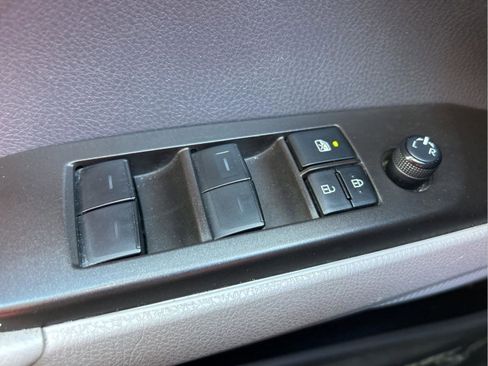 Used 2023 Toyota Camry SE image 14