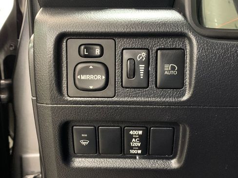 Used 2020 Toyota 4Runner SR5 Premium w/ Moonroof Package AWD/4WD image 15