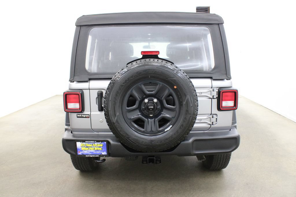 Used 2018 Jeep Wrangler Unlimited Sport AWD/4WD image 4