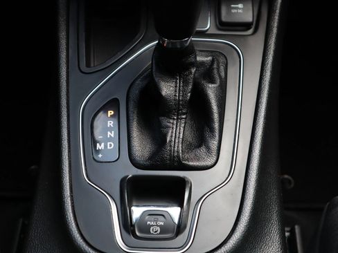 Used 2021 Jeep Cherokee Latitude Lux w/ Sun & Sound Group FWD image 26