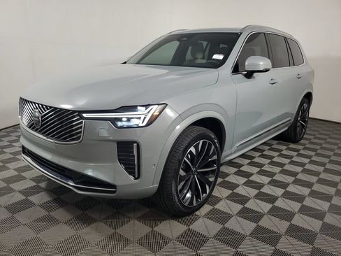 Used 2026 Volvo XC90 B6 Plus w/ Protection Package Premier AWD/4WD image 4