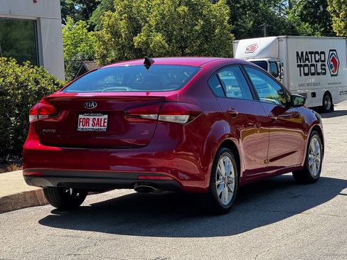 Used 2017 Kia Forte S FWD image 4