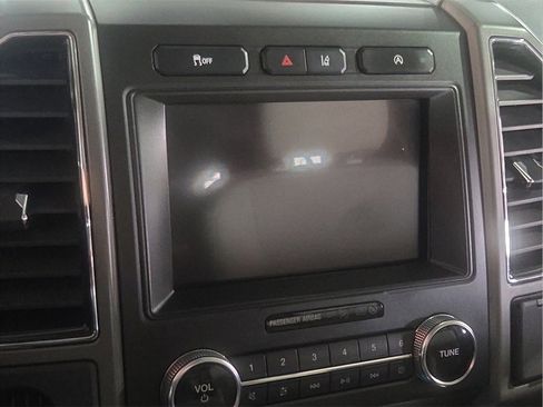 Used 2020 Ford Expedition XLT image 21