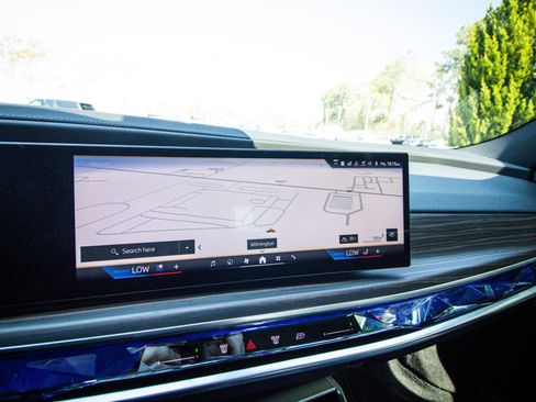 Used 2026 BMW 760i xDrive w/ Executive Package AWD/4WD image 24
