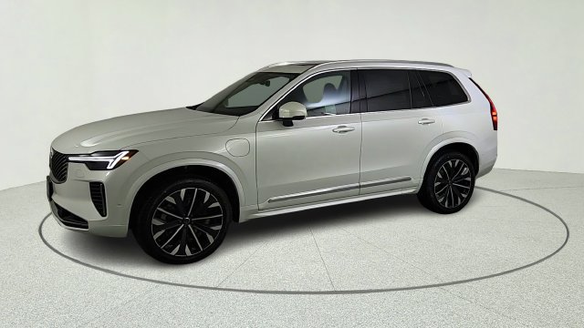 New 2026 Volvo XC90 T8 Plus w/ Protection Package AWD/4WD image 3