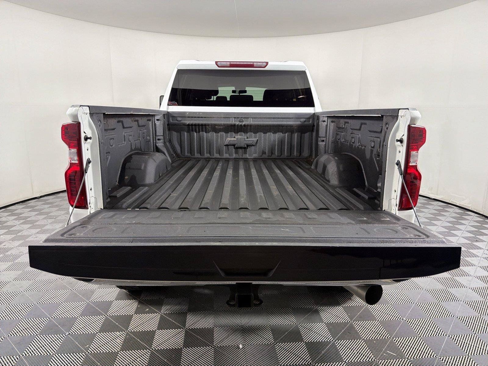 Used 2024 Chevrolet Silverado 2500 LT AWD/4WD image 16