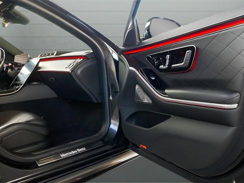 Used 2022 Mercedes-Benz S 580 4MATIC Sedan image 45