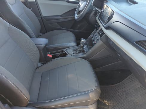 Certified 2022 Volkswagen Taos SE image 18