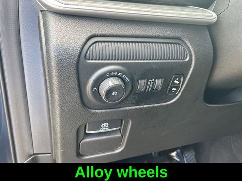 Used 2024 Jeep Wagoneer Series II AWD/4WD image 39