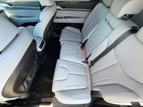 Used 2025 Hyundai Palisade SEL FWD image 14