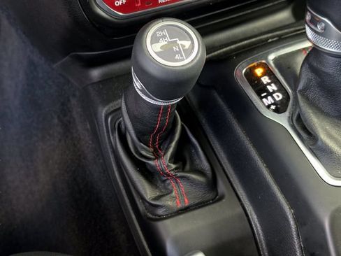 Used 2021 Jeep Gladiator Rubicon AWD/4WD image 31