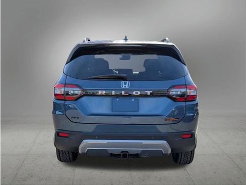 New 2026 Honda Pilot TrailSport image 4