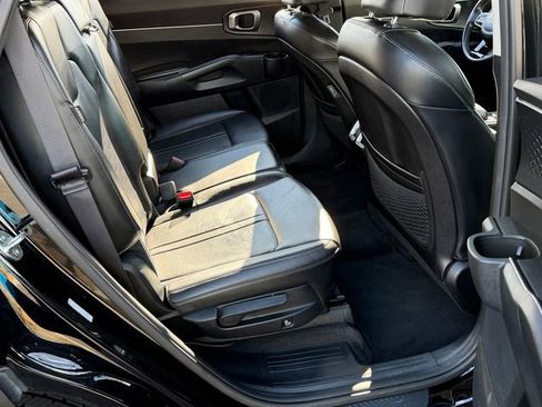 Used 2024 Kia Sorento S image 25