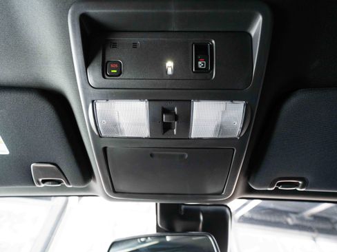 Used 2024 Nissan Titan SV w/ SV Bronze Edition Package RWD image 15