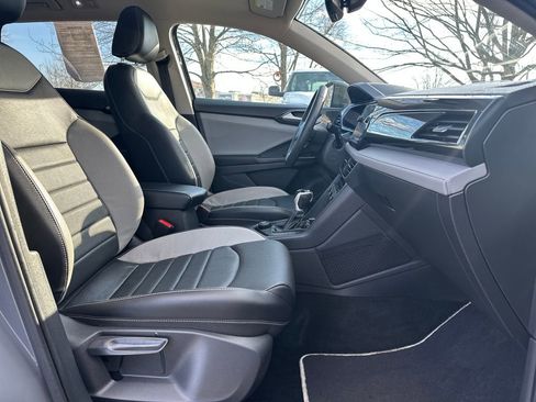 Used 2023 Volkswagen Taos SEL image 16