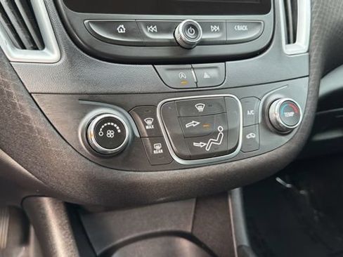 Used 2024 Chevrolet Malibu LS FWD image 30