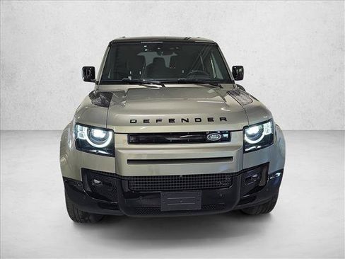 Used 2024 Land Rover Defender 130 X-Dynamic SE AWD/4WD image 2
