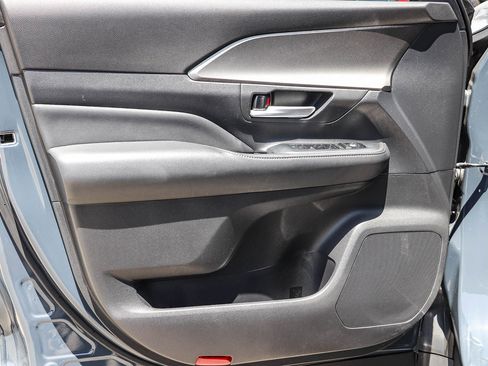 Certified 2024 Toyota Grand Highlander XLE FWD image 22
