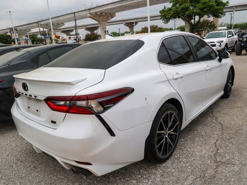 Used 2023 Toyota Camry SE image 8