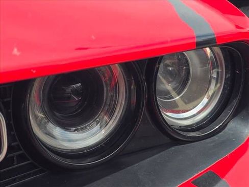 Used 2017 Dodge Challenger SXT RWD image 22