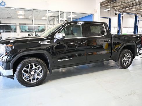 New 2026 GMC Sierra 1500 SLE w/ Preferred Package image 10
