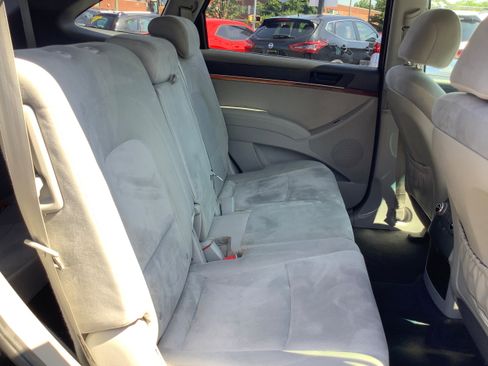 Used 2010 Hyundai Veracruz GLS image 17