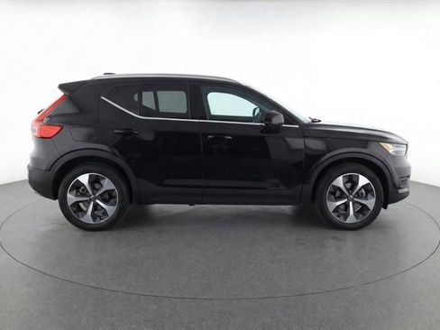 Certified 2023 Volvo XC40 B5 Plus w/ Protection Package Premier AWD/4WD image 37