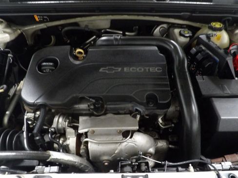 Used 2016 Chevrolet Malibu LT FWD image 18