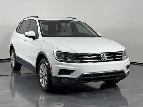 Used 2018 Volkswagen Tiguan S FWD image 3