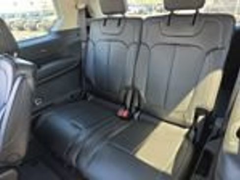 Used 2022 Jeep Grand Cherokee L Limited w/ Black Appearance Package AWD/4WD image 8