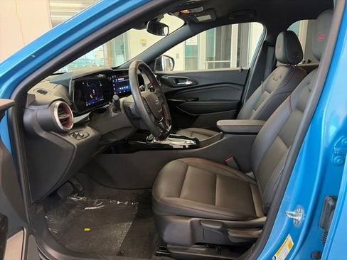 Used 2025 Chevrolet Trax RS w/ Driver Confidence Package image 23