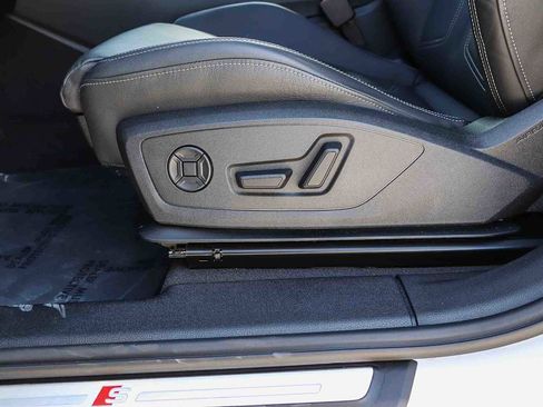 Used 2025 Audi Q3 2.0T Premium w/ Convenience Package AWD/4WD image 26