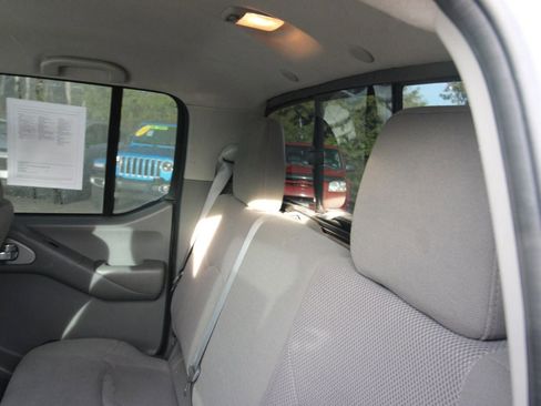 Used 2019 Nissan Frontier SV image 27